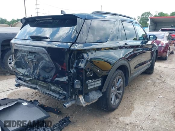 ✅ 2024 Ford Explorer XLT • VIN: 1FMSK7DH0RGA13584 • Lot: 42301824. Wystawiony na IAAI z przebiegiem 10 719 mil. Bezpłatny archiwum sprzedaży aukcyjnych z USA i szczegółowy raport historii pojazdu na DreamBid. Zdjęcie 4.
