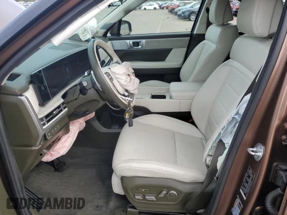 ✅ 2024 Hyundai Santa Fe Calligraphy • VIN: 5NMP5DGL1RH054489 • Lot: 81032475. Listed on Copart with 8,863 mi. Free auction sales archive from the USA and detailed vehicle history report at DreamBid. Image 7.