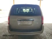 ✅ 2010 Chrysler Town & Country Touring Plus • VIN: 2A4RR8D19AR495301 • Lot: 91255415. Wystawiony na Copart z przebiegiem 227 695 mil. Bezpłatny archiwum sprzedaży aukcyjnych z USA i szczegółowy raport historii pojazdu na DreamBid. Zdjęcie 6.