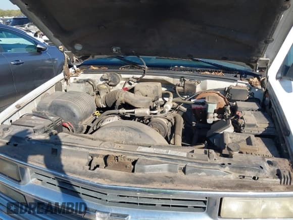 ✅ 1996 Chevrolet Silverado 2500 • VIN: 1GCFC29R6TE125946 • Lot: 43559735. Listed on IAAI with 195,652 mi. Free auction sales archive from the USA and detailed vehicle history report at DreamBid. Image 10.