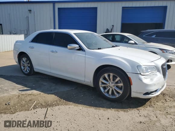 ✅ 2020 Chrysler 300 Limited • VIN: 2C3CCAKG5LH124502 • Lot: 69619945. Listed on Copart with 109,951 mi. Free auction sales archive from the USA and detailed vehicle history report at DreamBid. Image 4.