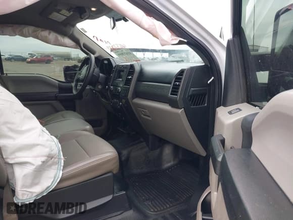 ✅ 2018 Ford F-250 XL • VIN: 1FT7W2B63JEB70397 • Lot: 41637099. Listed on IAAI with 163,126 mi. Free auction sales archive from the USA and detailed vehicle history report at DreamBid. Image 5.