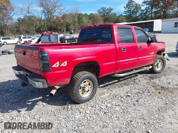 ✅ 2006 Chevrolet Silverado 2500HD LT3 • VIN: 1GCHK23D66F234544 • Lot: 43714309. Wystawiony na IAAI z przebiegiem 226 094 mil. Bezpłatny archiwum sprzedaży aukcyjnych z USA i szczegółowy raport historii pojazdu na DreamBid. Zdjęcie 4.
