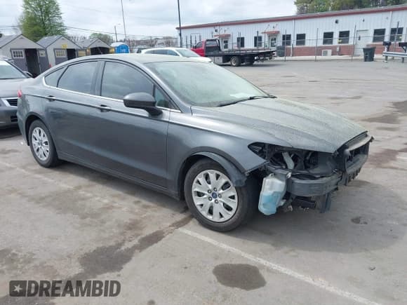 ✅ 2019 Ford Fusion S • VIN: 3FA6P0G7XKR102326 • Лот: 41920850. Опубликован ранее на IAAI с пробегом 93 002 миль. Бесплатный доступ к архиву аукционных продаж из США и подробный отчёт об истории автомобиля на DreamBid. Изображение 1.