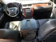 ✅ 2009 Chevrolet Tahoe LTZ • VIN: 1GNFC33J69R101907 • Lot: 71886395. Wystawiony na Copart z przebiegiem 246 080 mil. Bezpłatny archiwum sprzedaży aukcyjnych z USA i szczegółowy raport historii pojazdu na DreamBid. Zdjęcie 8.