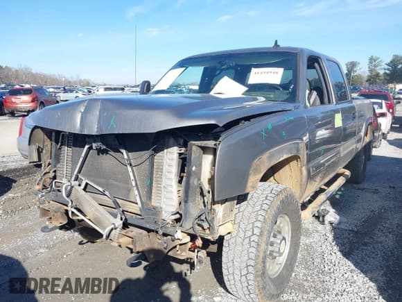 ✅ 2006 Chevrolet Silverado 2500HD LT1 • VIN: 1GCHK23D76F211225 • Lot: 41454948. Listed on IAAI with 203,000 mi. Free auction sales archive from the USA and detailed vehicle history report at DreamBid. Image 2.