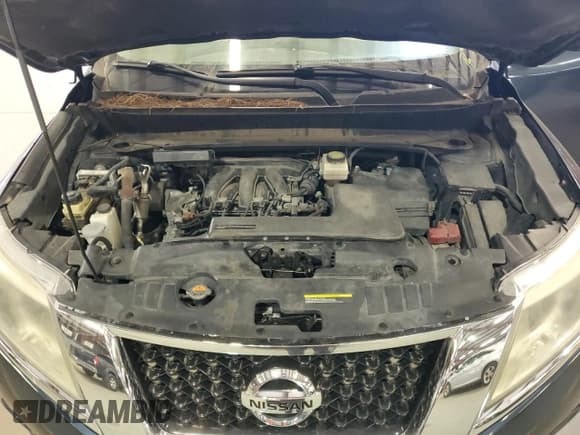 ✅ 2015 Nissan Pathfinder Platinum • VIN: 5N1AR2MM3FC633002 • Lot: 89856105. Listed on Copart with 131,436 mi. Free auction sales archive from the USA and detailed vehicle history report at DreamBid. Image 12.