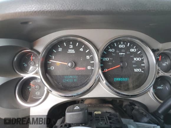 ✅ 2008 Chevrolet Silverado 1500 2LT • VIN: 2GCEC19Y381226500 • Lot: 45976675. Wystawiony na Copart z przebiegiem 174 233 mil. Bezpłatny archiwum sprzedaży aukcyjnych z USA i szczegółowy raport historii pojazdu na DreamBid. Zdjęcie 9.