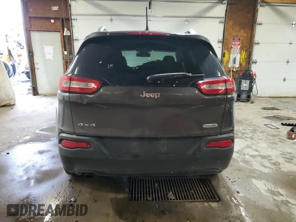 ✅ 2014 Jeep Cherokee Latitude • VIN: 1C4PJMCB2EW186144 • Lot: 57420915. Wystawiony na Copart z przebiegiem 138 592 mil. Bezpłatny archiwum sprzedaży aukcyjnych z USA i szczegółowy raport historii pojazdu na DreamBid. Zdjęcie 6.