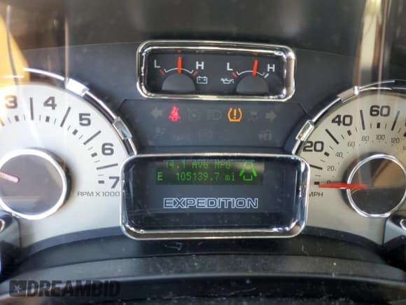 ✅ 2010 Ford Expedition Limited • VIN: 1FMJU1K50AEA70833 • Lot: 66167845. Wystawiony na Copart z przebiegiem 105 139 mil. Bezpłatny archiwum sprzedaży aukcyjnych z USA i szczegółowy raport historii pojazdu na DreamBid. Zdjęcie 9.