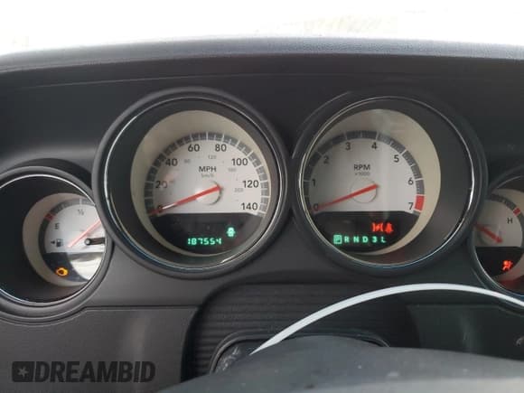 ✅ 2009 Dodge Challenger SE • VIN: 2B3LJ44V19H559154 • Lot: 76262854. Wystawiony na Copart z przebiegiem 187 554 mil. Bezpłatny archiwum sprzedaży aukcyjnych z USA i szczegółowy raport historii pojazdu na DreamBid. Zdjęcie 9.