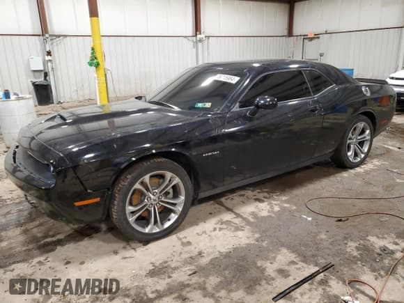 ✅ 2021 Dodge Challenger R/T • VIN: 2C3CDZBT4MH571140 • Lot: 46240254. Wystawiony na Copart z przebiegiem 61 437 mil. Bezpłatny archiwum sprzedaży aukcyjnych z USA i szczegółowy raport historii pojazdu na DreamBid. Zdjęcie 1.