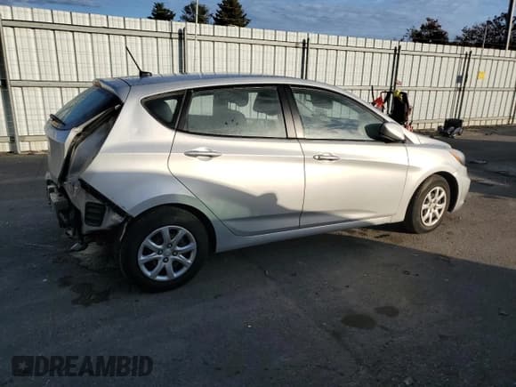 ✅ 2015 Hyundai Accent GS • VIN: KMHCT5AE6FU216346 • Лот: 73585093. Опубликован ранее на Copart с пробегом 28 747 миль. Бесплатный доступ к архиву аукционных продаж из США и подробный отчёт об истории автомобиля на DreamBid. Изображение 3.