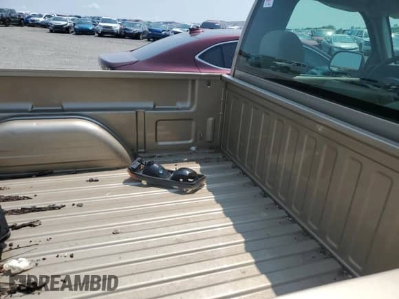 2005 Chevrolet Silverado 1500 Work Truck с VIN 1GCEC14X25Z179607, выставлен на аукционе Copart как лот 59317655 с пробегом 117 648 миль миль и Списание • Salvage title. История ставок и продаж доступна на DreamBid. Изображение 10.