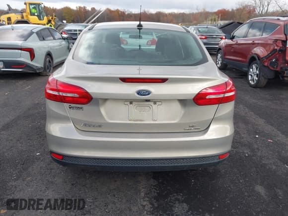 ✅ 2016 Ford Focus SE • VIN: 1FADP3F20GL247718 • Лот: 43645197. Опубликован ранее на IAAI с пробегом 181 915 миль. Бесплатный доступ к архиву аукционных продаж из США и подробный отчёт об истории автомобиля на DreamBid. Изображение 16.