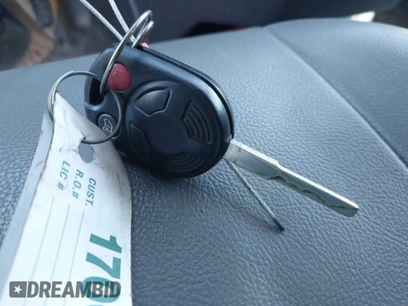 ✅ 2017 Ford Transit • VIN: 1FTYR1ZM5HKA29286 • Lot: 43379187. Wystawiony na IAAI z przebiegiem 108 235 mil. Bezpłatny archiwum sprzedaży aukcyjnych z USA i szczegółowy raport historii pojazdu na DreamBid. Zdjęcie 11.