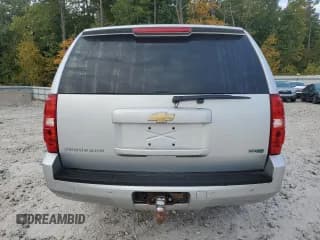 ✅ 2011 Chevrolet Suburban LT • VIN: 1GNSKJE37BR358911 • Lot: 73111044. Wystawiony na Copart z przebiegiem 163 437 mil. Bezpłatny archiwum sprzedaży aukcyjnych z USA i szczegółowy raport historii pojazdu na DreamBid. Zdjęcie 6.