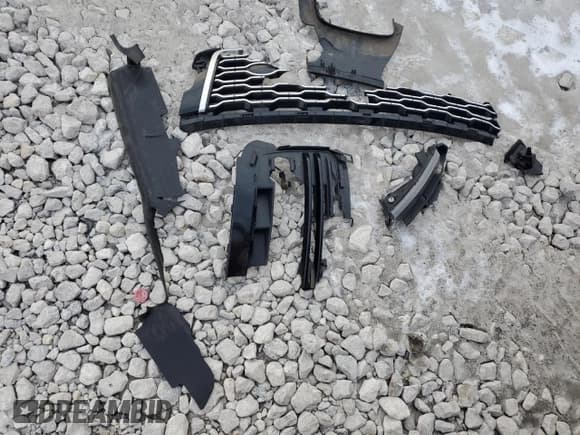 ✅ 2019 Land Rover Range Rover • VIN: SALGS2RE0KA542093 • Lot: 44590745. Listed on Copart with 48,068 mi. Free auction sales archive from the USA and detailed vehicle history report at DreamBid. Image 13.