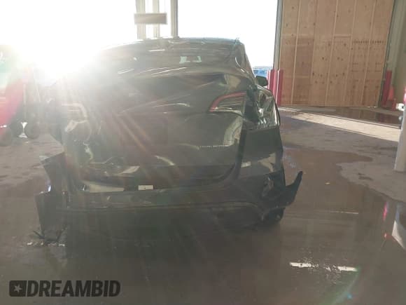 ✅ 2023 Tesla Model Y Long Range • VIN: 7SAYGDEE5PA033341 • Lot: 41379625. Listed on IAAI with Not provided. Free auction sales archive from the USA and detailed vehicle history report at DreamBid. Image 16.