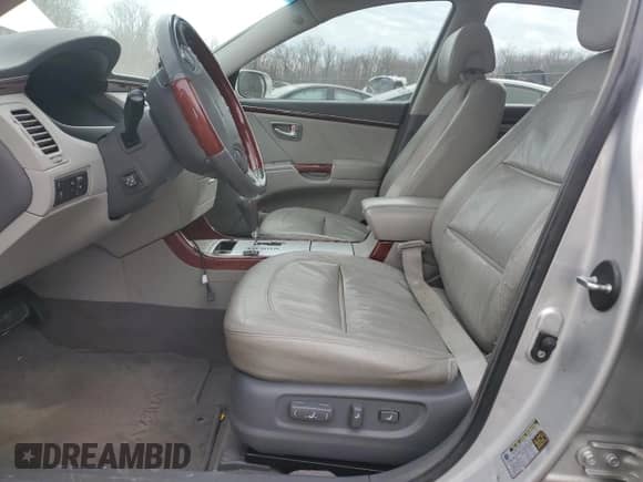 2008 Hyundai Azera Limited with VIN KMHFC46F98A302912, listed as a Copart auction lot 46301935 with Not provided miles and Salvage title. Bid and sale history available at DreamBid. Image 7.