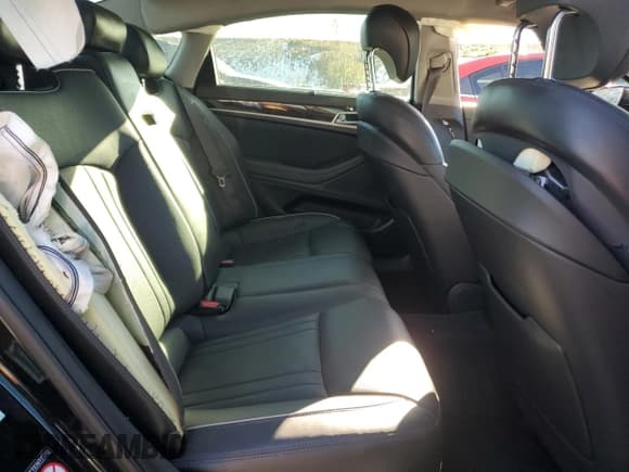 ✅ 2015 Hyundai Genesis 3.8L • VIN: KMHGN4JE1FU047469 • Lot: 80134194. Wystawiony na Copart z przebiegiem 146 145 mil. Bezpłatny archiwum sprzedaży aukcyjnych z USA i szczegółowy raport historii pojazdu na DreamBid. Zdjęcie 10.