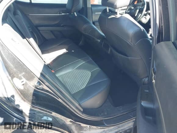 2022 Toyota Camry SE z VIN 4T1G11AKXNU030958, wystawiony jako IAAI lot #43466586 z przebiegiem 65 774 mil mil oraz . Historia ofert i sprzedaży dostępna na DreamBid. Obrazek 8.