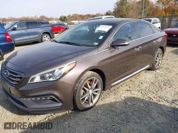 ✅ 2015 Hyundai Sonata Sport • VIN: 5NPE34AB6FH084163 • Lot: 43640225. Listed on IAAI with 234,665 mi. Free auction sales archive from the USA and detailed vehicle history report at DreamBid. Image 17.