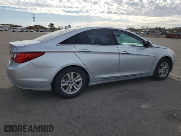 ✅ 2012 Hyundai Sonata GLS • VIN: 5NPEB4AC6CH475966 • Lot: 90945255. Wystawiony na Copart z przebiegiem Nie podano. Bezpłatny archiwum sprzedaży aukcyjnych z USA i szczegółowy raport historii pojazdu na DreamBid. Zdjęcie 3.