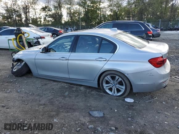 ✅ 2016 BMW 3 Series 328i xDrive • VIN: WBA8E3G53GNT77410 • Лот: 89612825. Опубликован ранее на Copart с пробегом 168 102 миль. Бесплатный доступ к архиву аукционных продаж из США и подробный отчёт об истории автомобиля на DreamBid. Изображение 2.