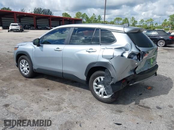 ✅ 2025 Toyota Corolla Cross L • VIN: 7MUAAAAG1SV122181 • Lot: 43226431. Listed on IAAI with 5,179 mi. Free auction sales archive from the USA and detailed vehicle history report at DreamBid. Image 3.