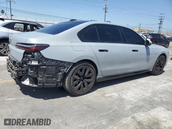 ✅ 2023 BMW 7 Series 740i • VIN: WBA23EH05PCM61539 • Lot: 58013225. Wystawiony na Copart z przebiegiem 16 242 mil. Bezpłatny archiwum sprzedaży aukcyjnych z USA i szczegółowy raport historii pojazdu na DreamBid. Zdjęcie 3.