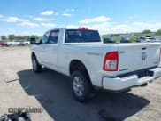 ✅ 2024 Ram 2500 Big Horn • VIN: 3C6UR5DLXRG322170 • Lot: 42282198. Listed on IAAI with 8,914 mi. Free auction sales archive from the USA and detailed vehicle history report at DreamBid. Image 3.