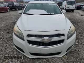 2013 Chevrolet Malibu LT z VIN 1G11C5SA8DF207164, wystawiony jako Copart lot #44218865 z przebiegiem 202 017 mil mil oraz Nie do naprawy • Non repairable. Historia ofert i sprzedaży dostępna na DreamBid. Obrazek 5.