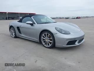 ✅ 2019 Porsche 718 Boxster • VIN: WP0CA2A84KS210215 • Lot: 41284637. Wystawiony na IAAI z przebiegiem 43 965 mil. Bezpłatny archiwum sprzedaży aukcyjnych z USA i szczegółowy raport historii pojazdu na DreamBid. Zdjęcie 1.