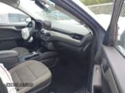 ✅ 2022 Ford Escape SE Hybrid • VIN: 1FMCU9BZ5NUA46081 • Lot: 43052879. Wystawiony na IAAI z przebiegiem 121 686 mil. Bezpłatny archiwum sprzedaży aukcyjnych z USA i szczegółowy raport historii pojazdu na DreamBid. Zdjęcie 5.