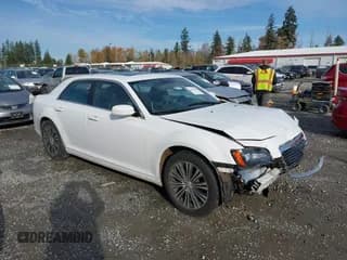 ✅ 2013 Chrysler 300 S • VIN: 2C3CCAGGXDH505398 • Лот: 43679488. Опубликован ранее на IAAI с пробегом 101 632 миль. Бесплатный доступ к архиву аукционных продаж из США и подробный отчёт об истории автомобиля на DreamBid. Изображение 1.