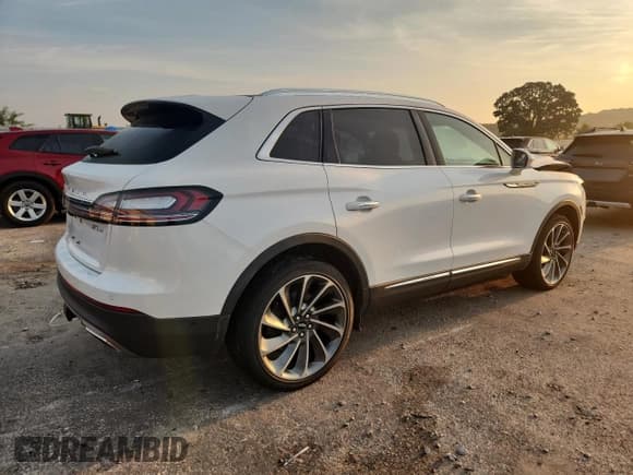 ✅ 2020 Lincoln Nautilus Reserve • VIN: 2LMPJ8KP3LBL23692 • Lot: 80909185. Wystawiony na Copart z przebiegiem 34 121 mil. Bezpłatny archiwum sprzedaży aukcyjnych z USA i szczegółowy raport historii pojazdu na DreamBid. Zdjęcie 3.