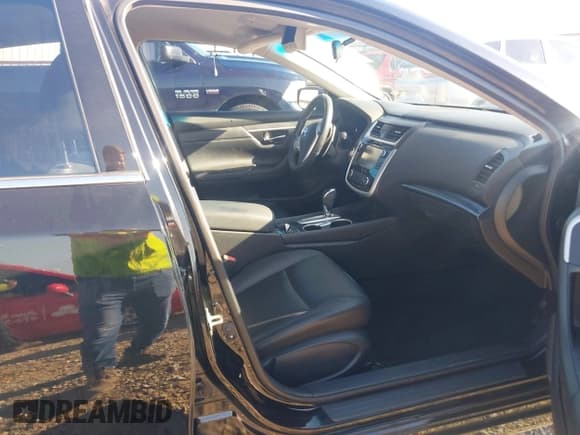 ✅ 2018 Nissan Altima S • VIN: 1N4AL3AP8JC299462 • Lot: 42685485. Listed on IAAI with 70,660 mi. Free auction sales archive from the USA and detailed vehicle history report at DreamBid. Image 5.