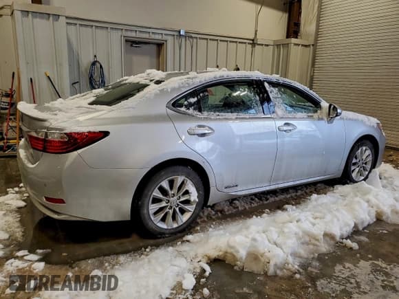 ✅ 2014 Lexus ES 300h • VIN: JTHBW1GG7E2045205 • Lot: 95989685. Listed on Copart with 198,886 mi. Free auction sales archive from the USA and detailed vehicle history report at DreamBid. Image 3.