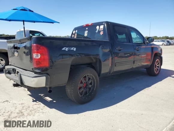 ✅ 2011 Chevrolet Silverado 1500 LT • VIN: 3GCPKSEAXBG141629 • Lot: 82502795. Wystawiony na Copart z przebiegiem 275 937 mil. Bezpłatny archiwum sprzedaży aukcyjnych z USA i szczegółowy raport historii pojazdu na DreamBid. Zdjęcie 3.
