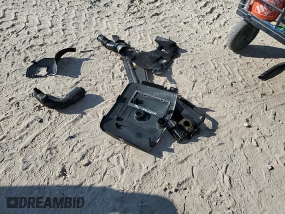 ✅ 2013 Jaguar XF RWD • VIN: SAJWA0ES7DPS74392 • Лот: 71118095. Опубликован ранее на Copart с пробегом Не указан. Бесплатный доступ к архиву аукционных продаж из США и подробный отчёт об истории автомобиля на DreamBid. Изображение 12.