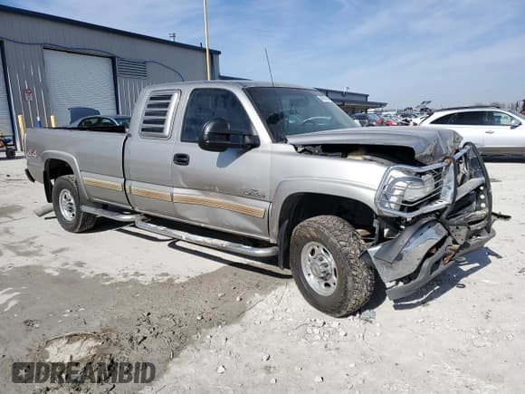 ✅ 2001 Chevrolet Silverado 2500HD LS • VIN: 1GCHK29111E288894 • Lot: 48788915. Wystawiony na Copart z przebiegiem 144 437 mil. Bezpłatny archiwum sprzedaży aukcyjnych z USA i szczegółowy raport historii pojazdu na DreamBid. Zdjęcie 4.