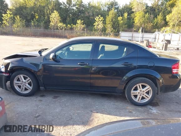 ✅ 2010 Dodge Avenger Express • VIN: 1B3CC1FB9AN218513 • Лот: 43426436. Опубликован ранее на IAAI с пробегом 213 649 миль. Бесплатный доступ к архиву аукционных продаж из США и подробный отчёт об истории автомобиля на DreamBid. Изображение 14.