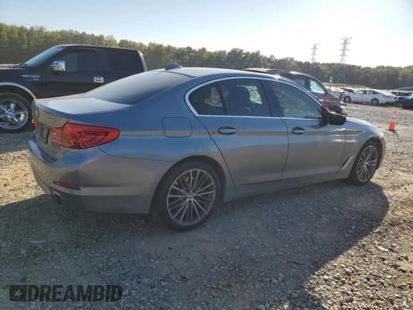 ✅ 2019 BMW 5 Series 530i xDrive • VIN: WBAJA7C50KWW05103 • Лот: 89727695. Опубликован ранее на Copart с пробегом 56 274 миль. Бесплатный доступ к архиву аукционных продаж из США и подробный отчёт об истории автомобиля на DreamBid. Изображение 3.