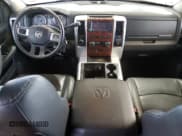 ✅ 2010 Dodge 2500 Laramie • VIN: 3D7UT2HL8AG135295 • Lot: 90731765. Wystawiony na Copart z przebiegiem 178 888 mil. Bezpłatny archiwum sprzedaży aukcyjnych z USA i szczegółowy raport historii pojazdu na DreamBid. Zdjęcie 8.