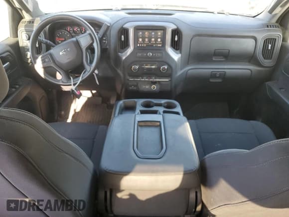 ✅ 2021 Chevrolet Silverado 1500 Custom Trail Boss • VIN: 1GCPYCEF1MZ231383 • Lot: 90948875. Wystawiony na Copart z przebiegiem 89 356 mil. Bezpłatny archiwum sprzedaży aukcyjnych z USA i szczegółowy raport historii pojazdu na DreamBid. Zdjęcie 8.