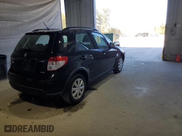 ✅ 2010 Suzuki SX4 • VIN: JS2YB5A34A6301216 • Lot: 84545425. Wystawiony na Copart z przebiegiem 169 019 mil. Bezpłatny archiwum sprzedaży aukcyjnych z USA i szczegółowy raport historii pojazdu na DreamBid. Zdjęcie 3.