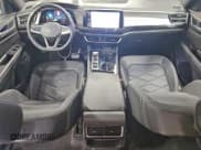 ✅ 2025 Volkswagen Atlas SE • VIN: 1V2HE2CA4SC204398 • Лот: 93465785. Опубликован ранее на Copart с пробегом 17 247 миль. Бесплатный доступ к архиву аукционных продаж из США и подробный отчёт об истории автомобиля на DreamBid. Изображение 8.