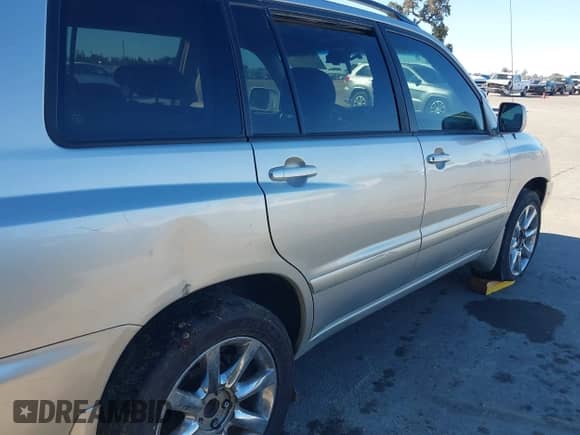 2002 Toyota Highlander with VIN JTEGF21A520040041, listed as a IAAI auction lot 43541871 with 284,583 mi miles and . Bid and sale history available at DreamBid. Image 6.