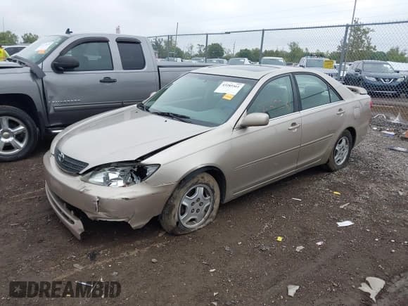 ✅ 2002 Toyota Camry XLE • VIN: 4T1BF30K92U526015 • Lot: 43285561. Listed on IAAI with 155,559 mi. Free auction sales archive from the USA and detailed vehicle history report at DreamBid. Image 2.